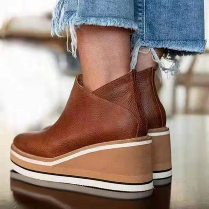 Elegant Slim-Fit Leather Boot
